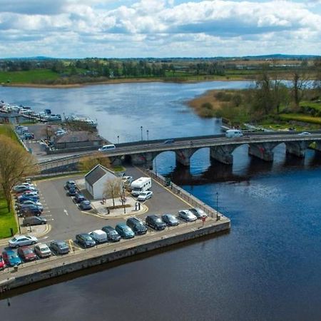 24 Beds In Carrick On Shannon Exteriör bild